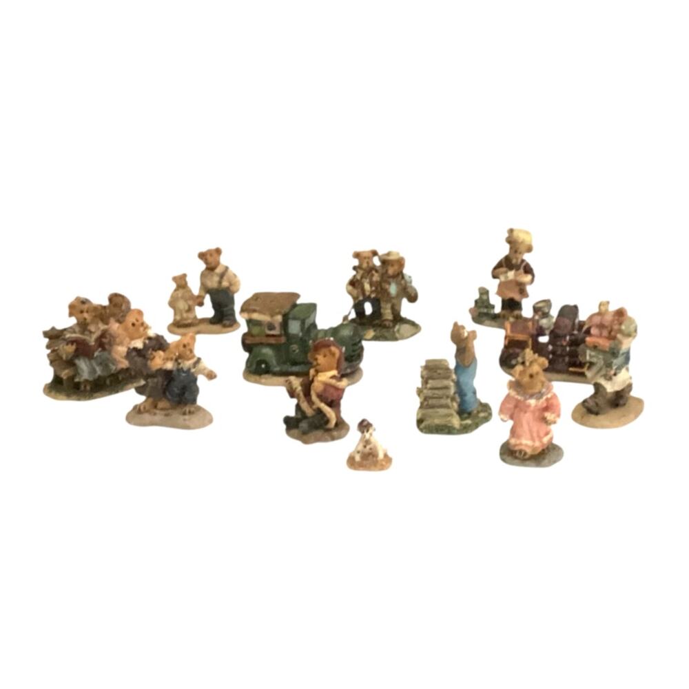 Boyd's Town Village Figurines Lot of 12 Pieces